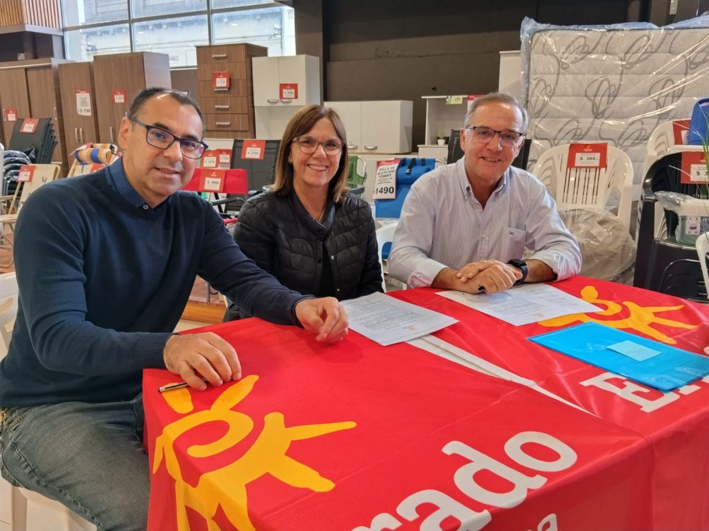 Se realizó la firma del acuerdo entre Supermercados El Dorado y la asociación organizadora de Minas y Abril  - 3