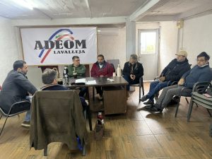 Ediles colorados fueron recibidos por ADEOM para conocer la situación por el cese de zafrales