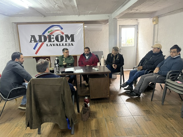 Ediles colorados fueron recibidos por ADEOM para conocer la situación por el cese de zafrales
