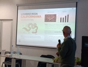 Junta Departamental de Lavalleja realizó un taller de vermicompostaje - 6