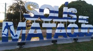 Plantaron un jacarandá en la plaza Lázaro Cabrera de Solís de Mataojo - 1