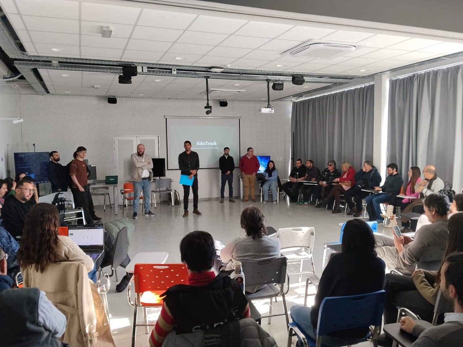 Estudiantes_UTEC_01-07-2027_003.JPG