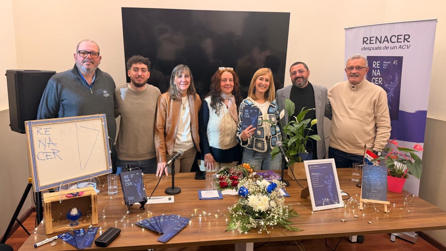 Stella García presentó en Minas su libro Renacer, una historia de vida que emociona e inspira - 1