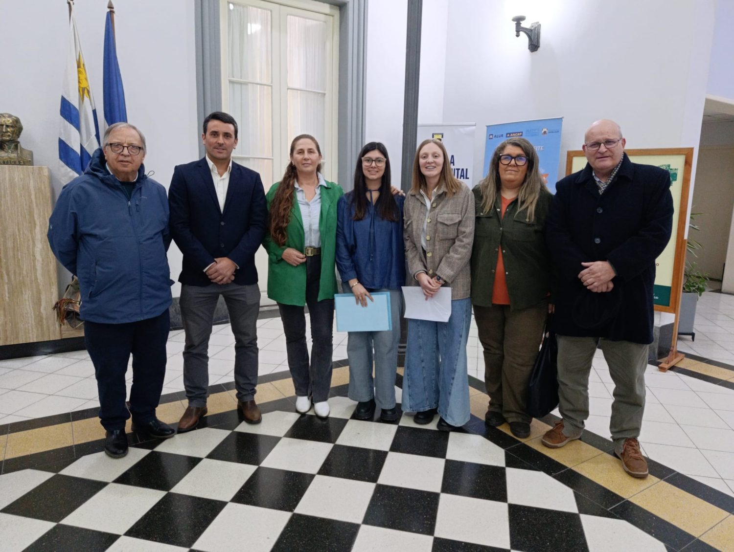 Gran parte de la bancada de ediles del Partido Nacional no ingresó a sala en la sesión extraordinaria